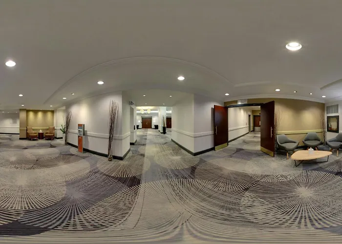 Courtyard By Marriott Toronto Downtown Hotel